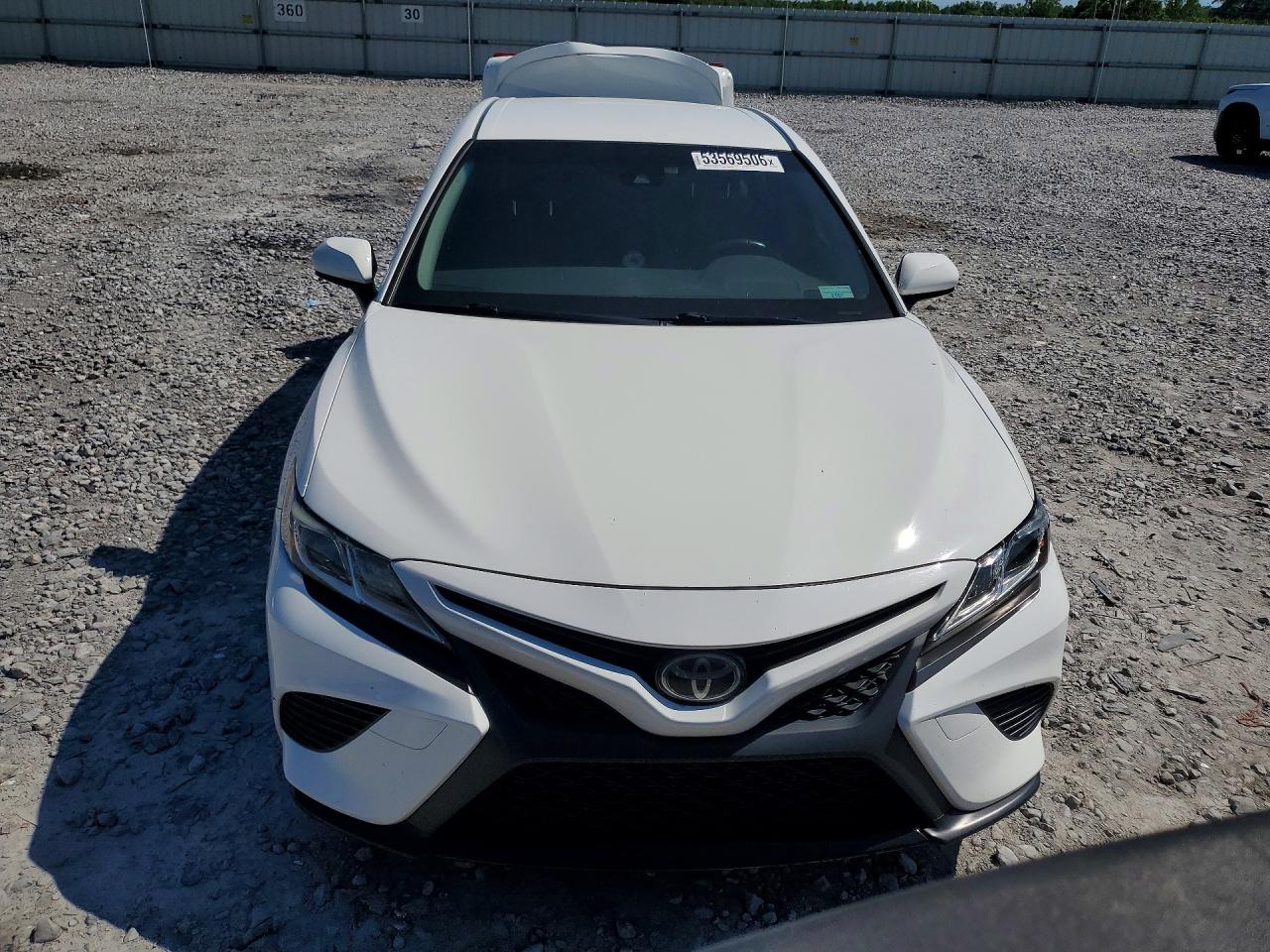 2018 TOYOTA CAMRY SE photo 13