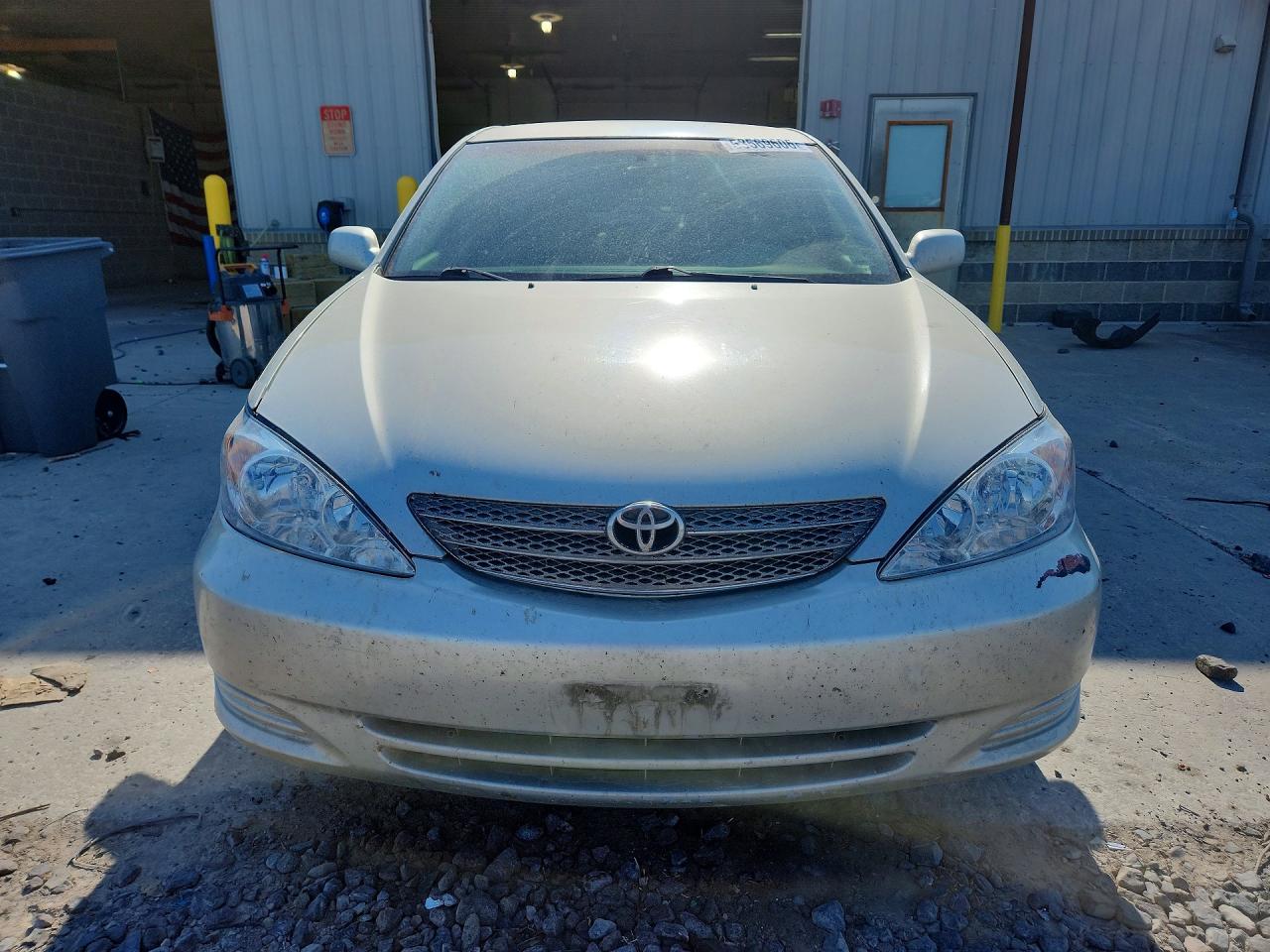 2002 TOYOTA CAMRY LE photo 9