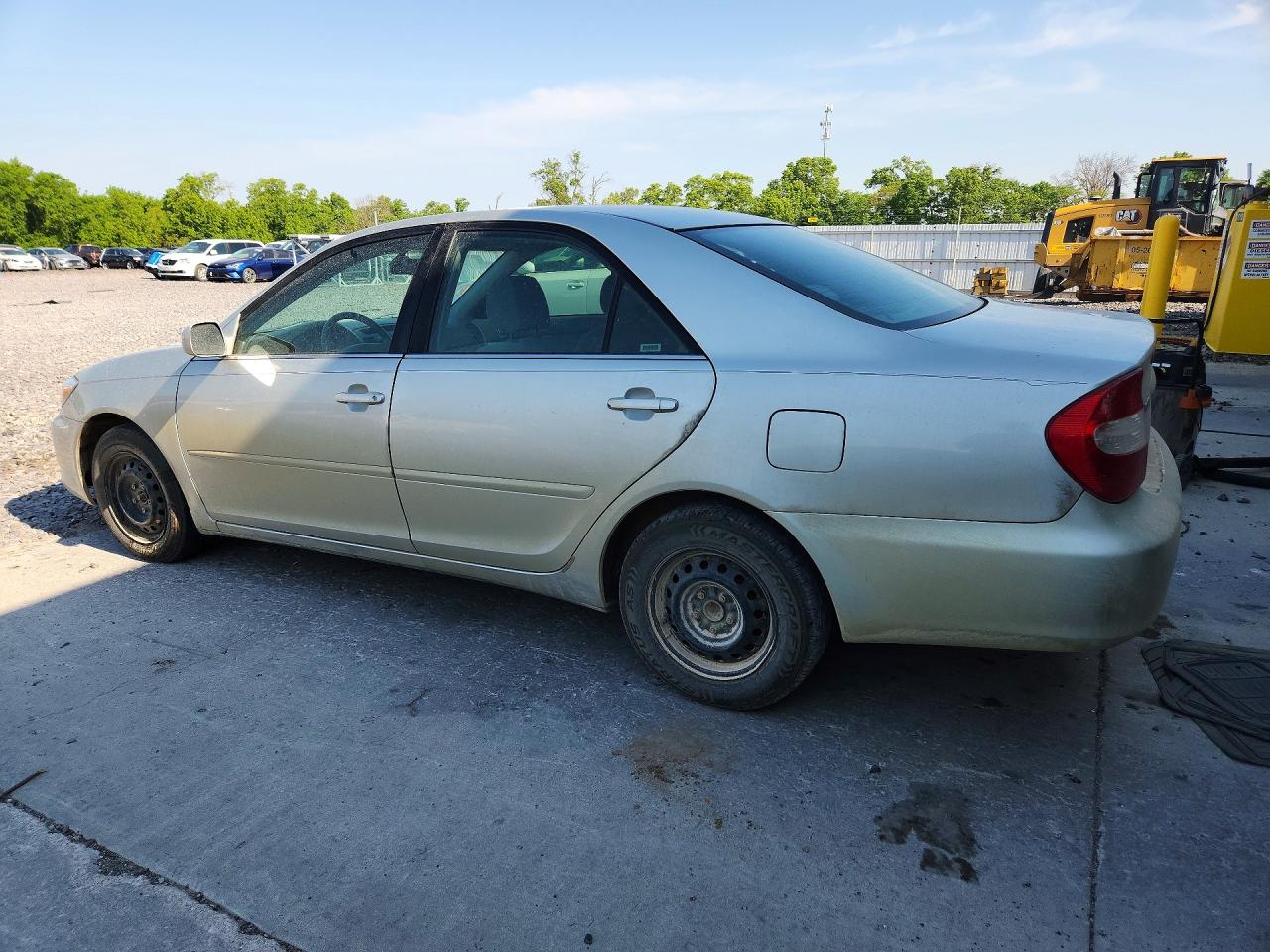 2002 TOYOTA CAMRY LE photo 3