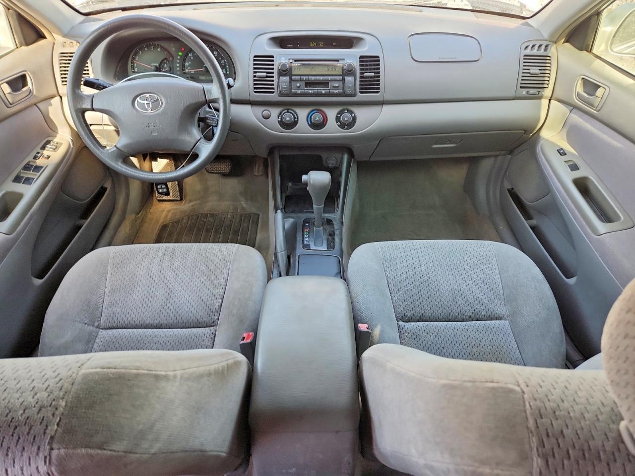 2002 TOYOTA CAMRY LE photo 15