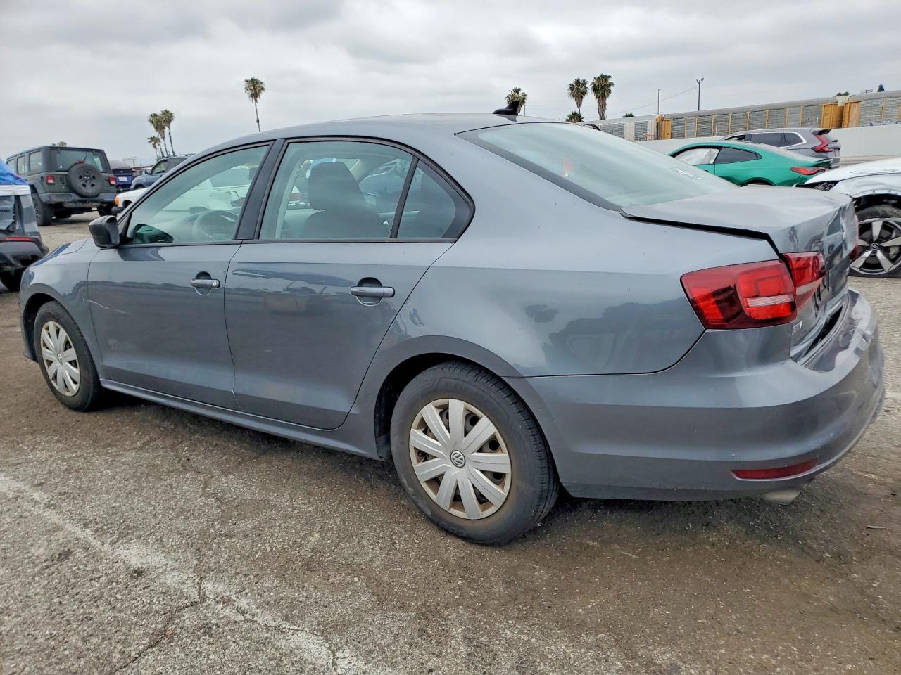2016 VOLKSWAGEN JETTA S photo 2