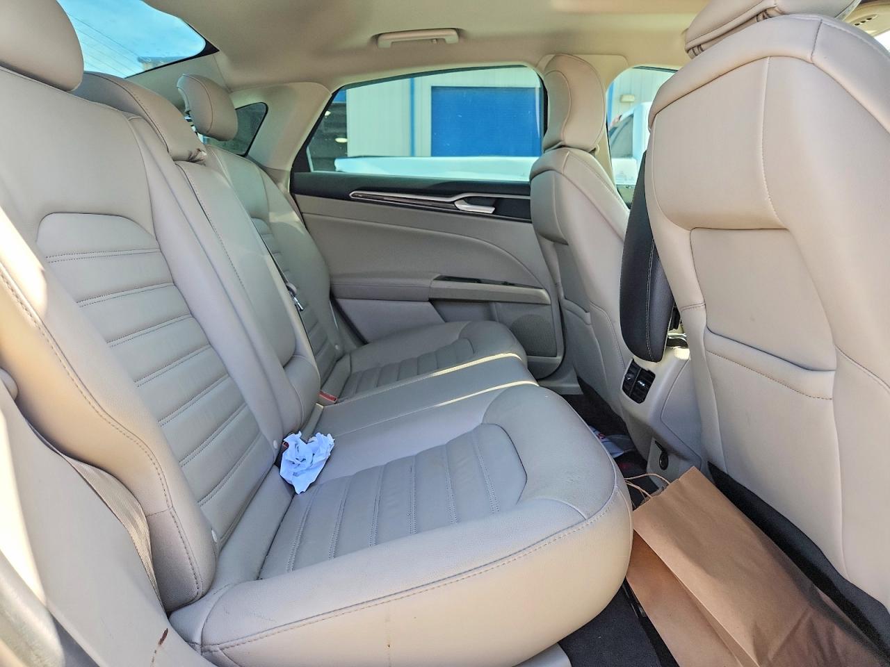 2017 FORD FUSION SE photo 28