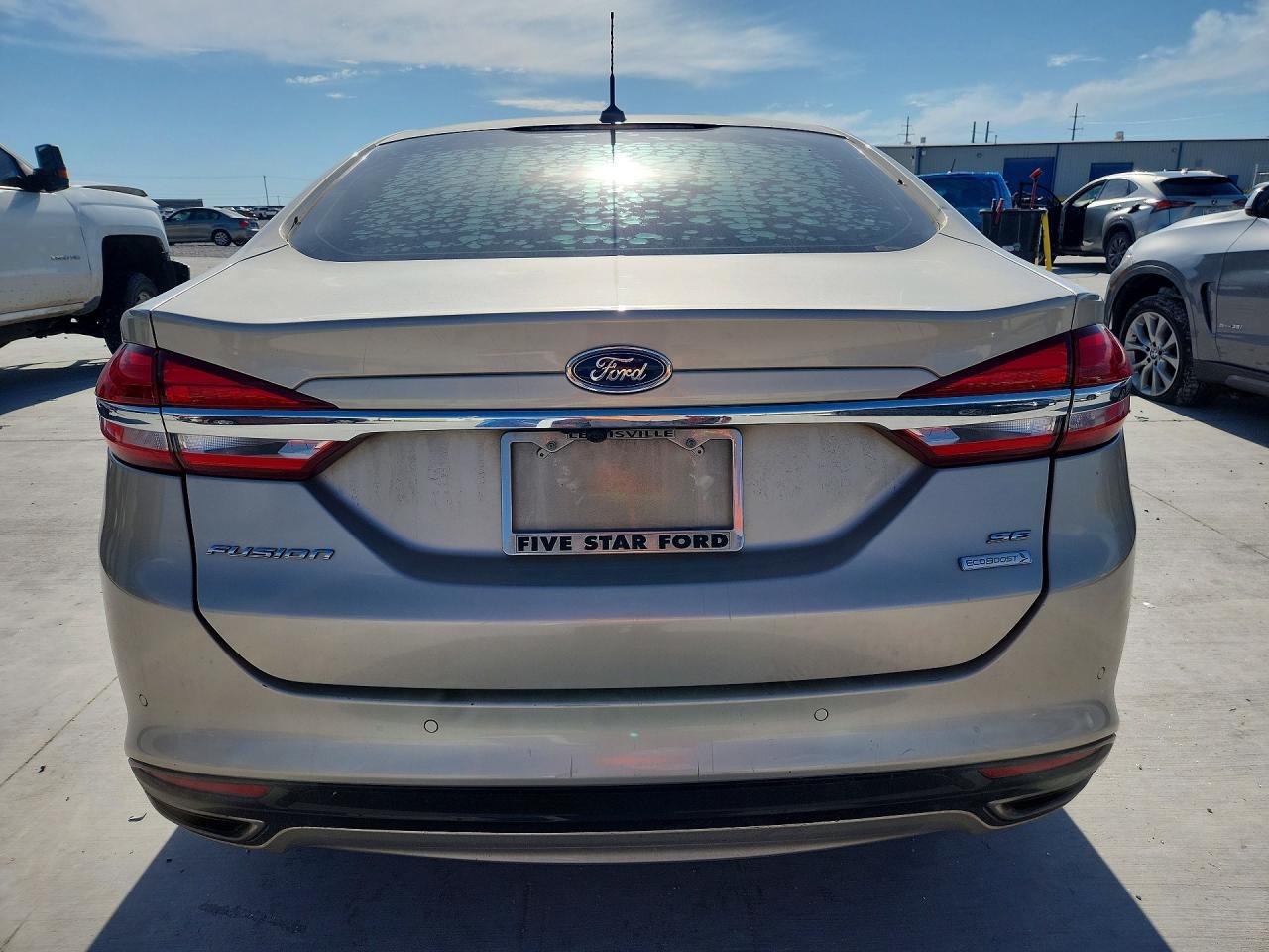 2017 FORD FUSION SE photo 16