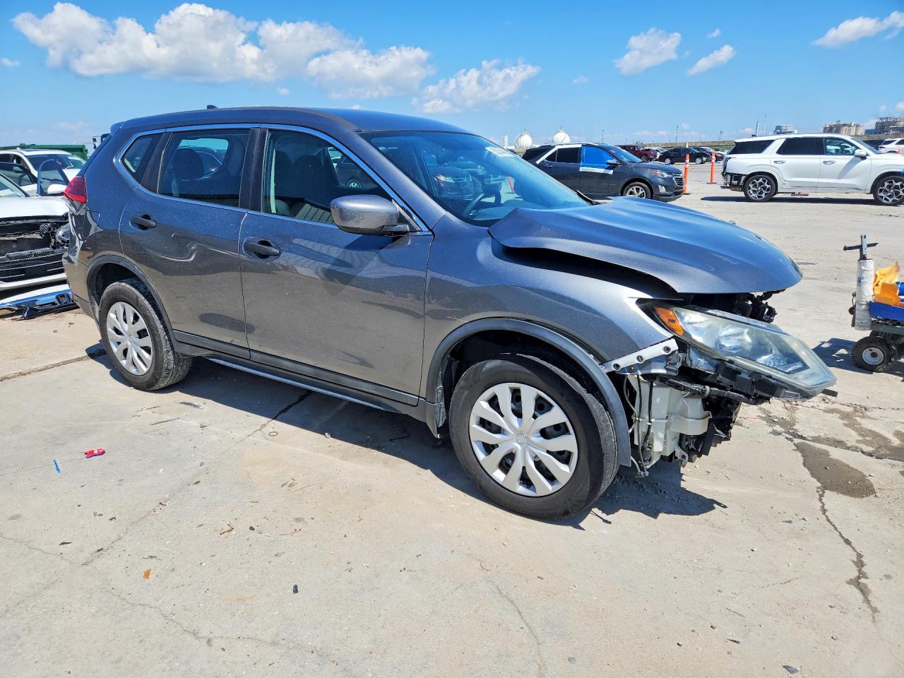 2017 NISSAN ROGUE S photo 4