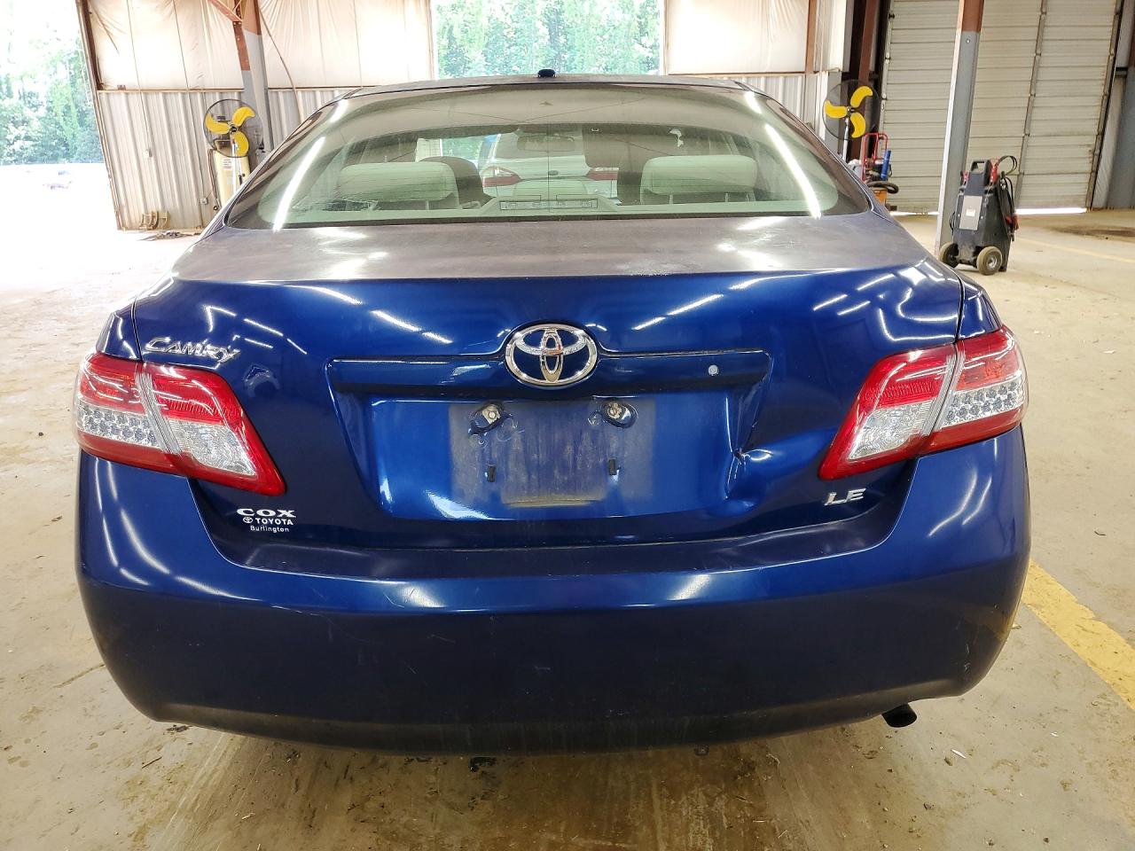 2010 TOYOTA CAMRY LE photo 16