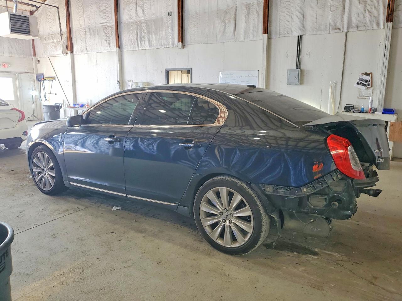 2014 LINCOLN MKS photo 2