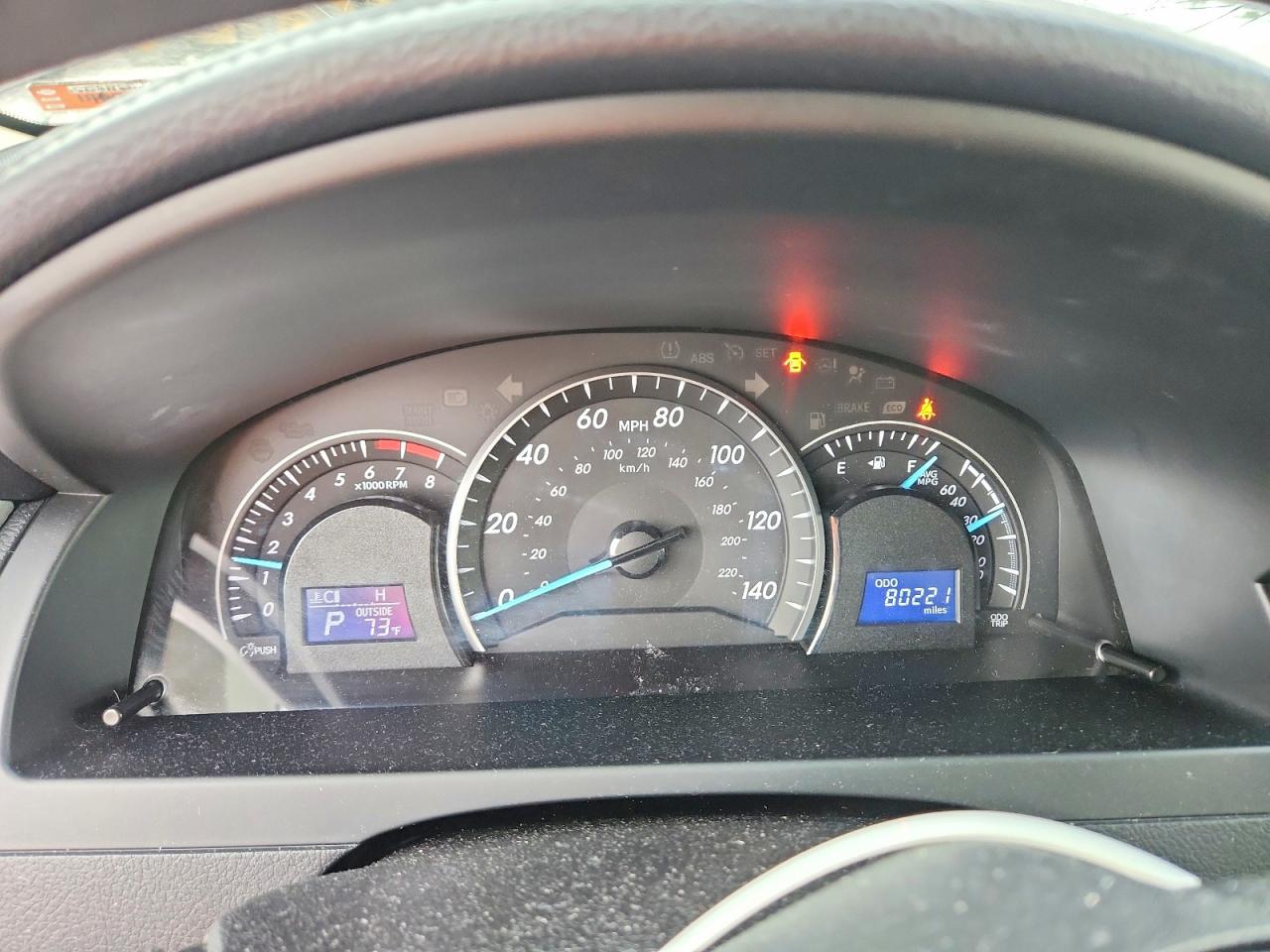 2014 TOYOTA CAMRY LE photo 25