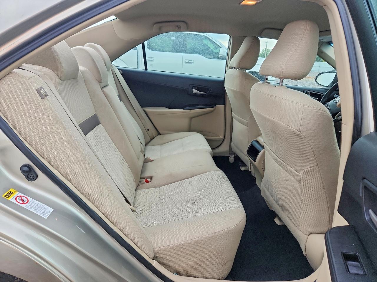2014 TOYOTA CAMRY LE photo 28