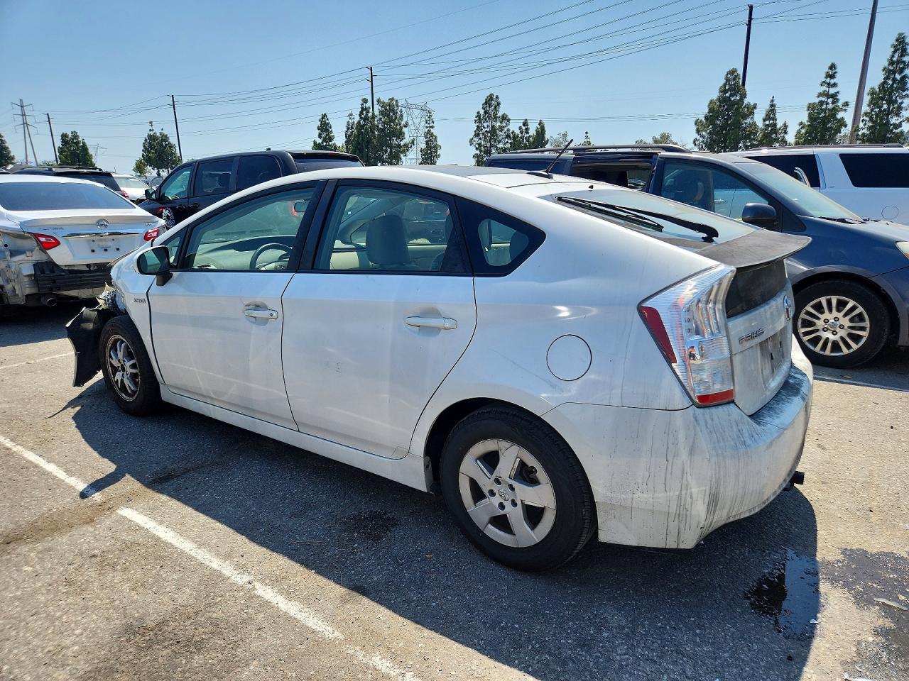 2010 TOYOTA PRIUS III photo 2