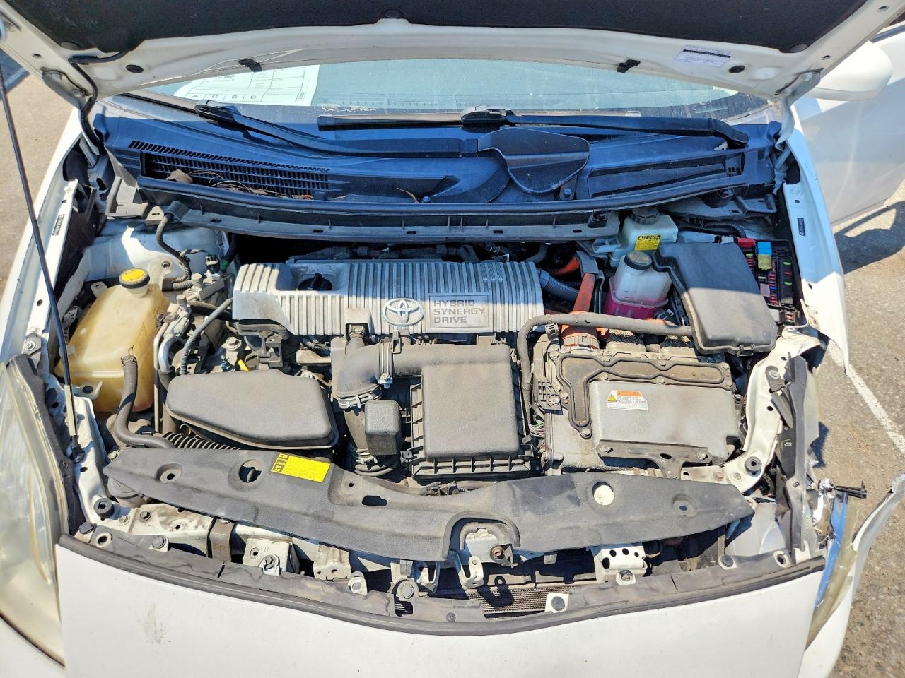 2010 TOYOTA PRIUS III photo 11
