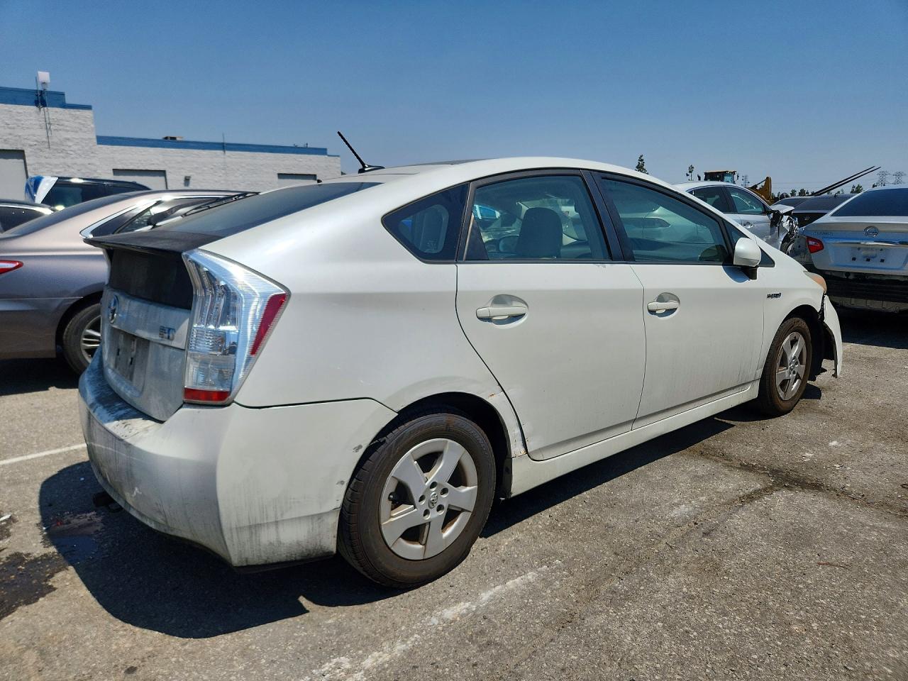 2010 TOYOTA PRIUS III photo 3