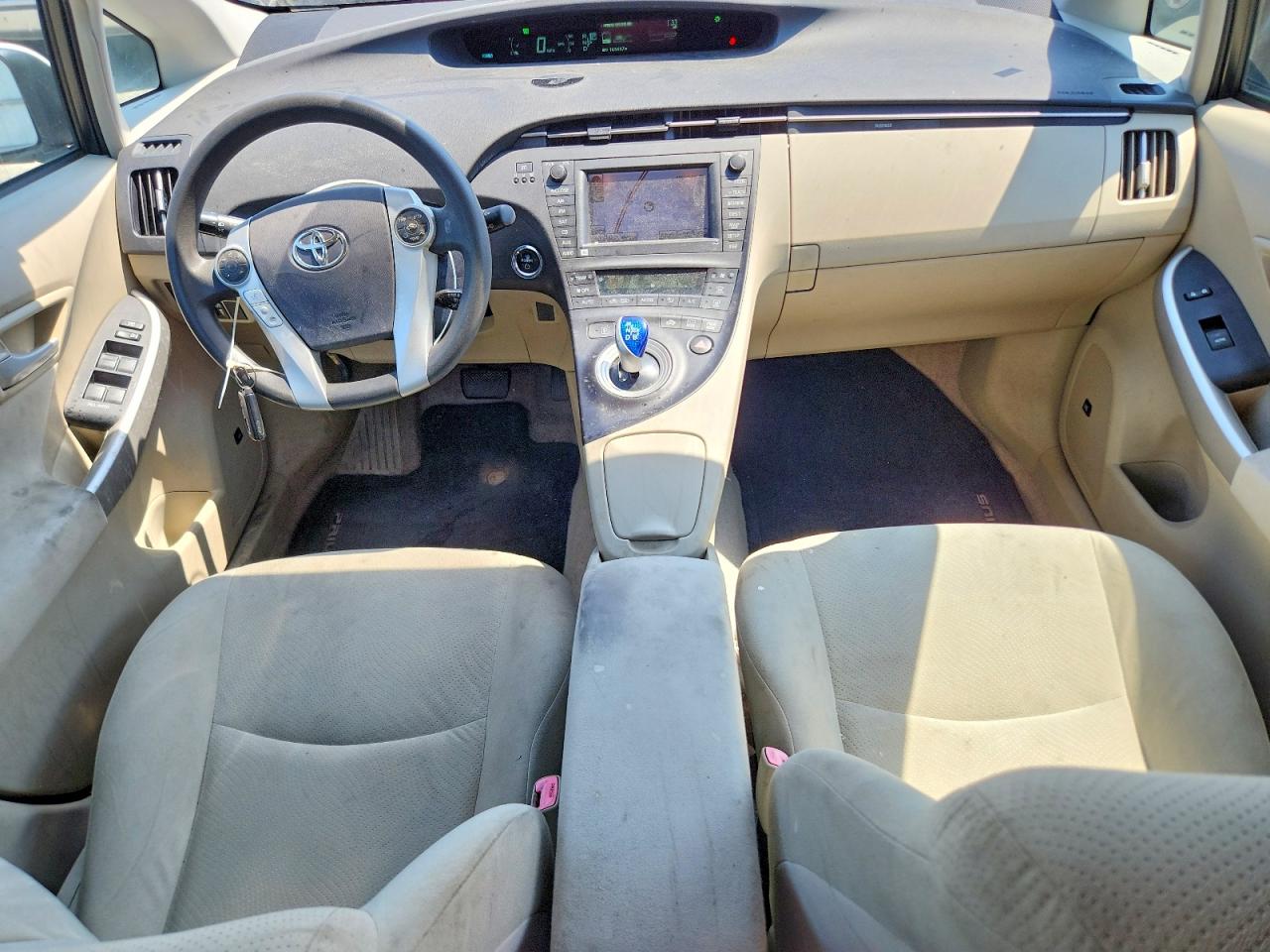 2010 TOYOTA PRIUS III photo 8
