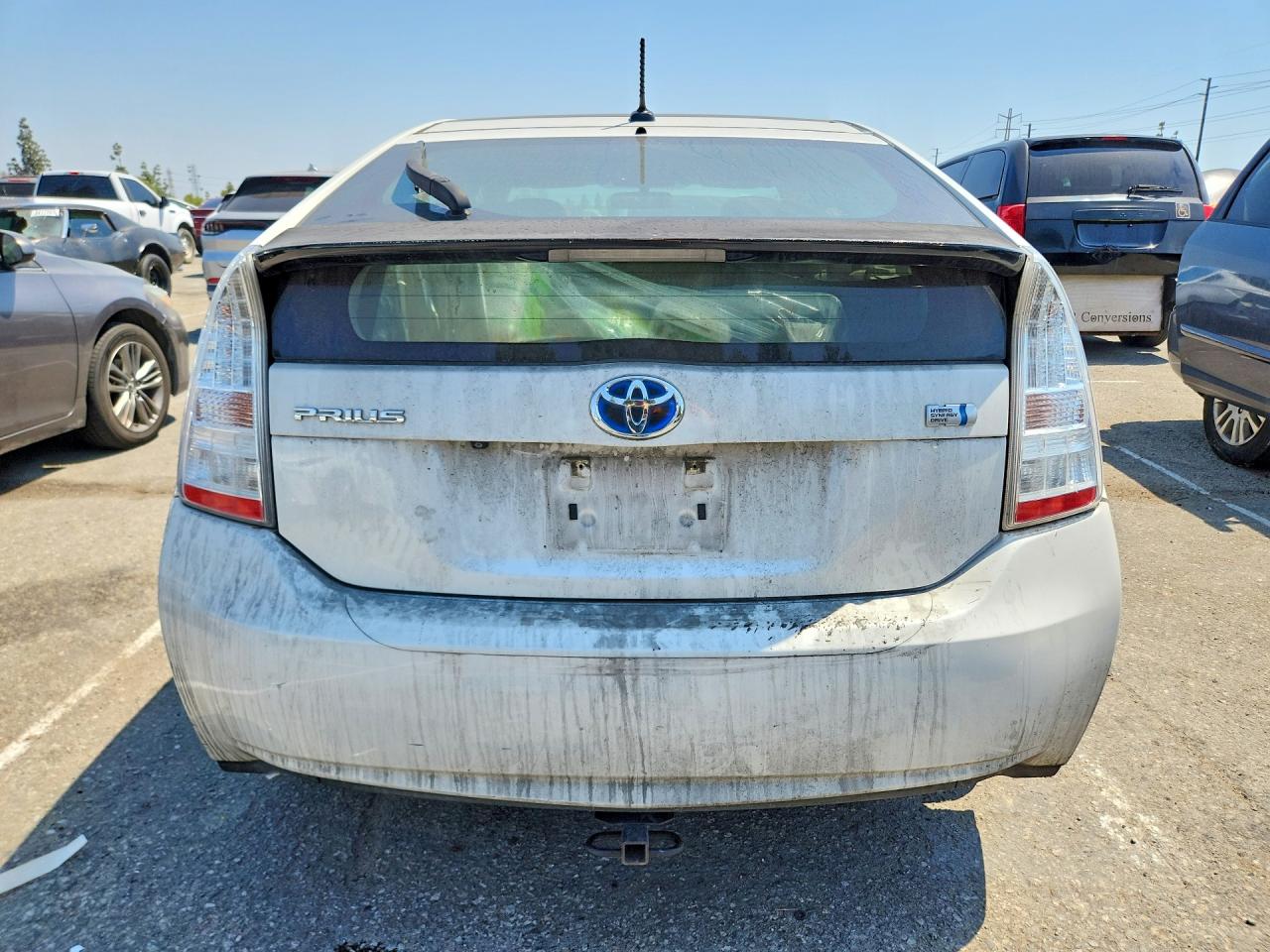 2010 TOYOTA PRIUS III photo 6