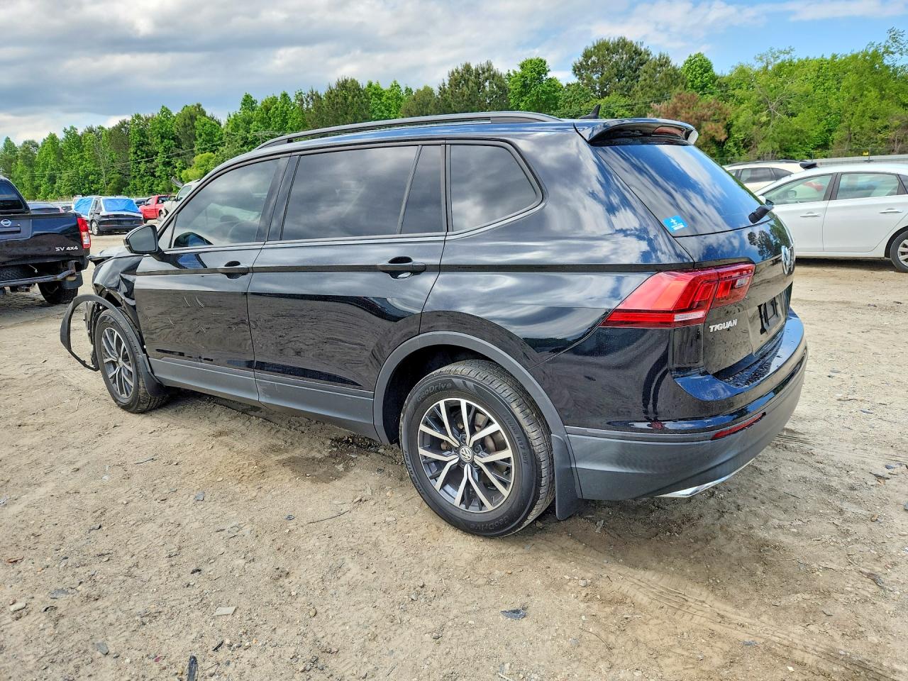 2021 VOLKSWAGEN TIGUAN S photo 3
