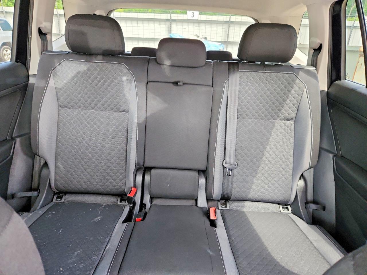 2021 VOLKSWAGEN TIGUAN S photo 19