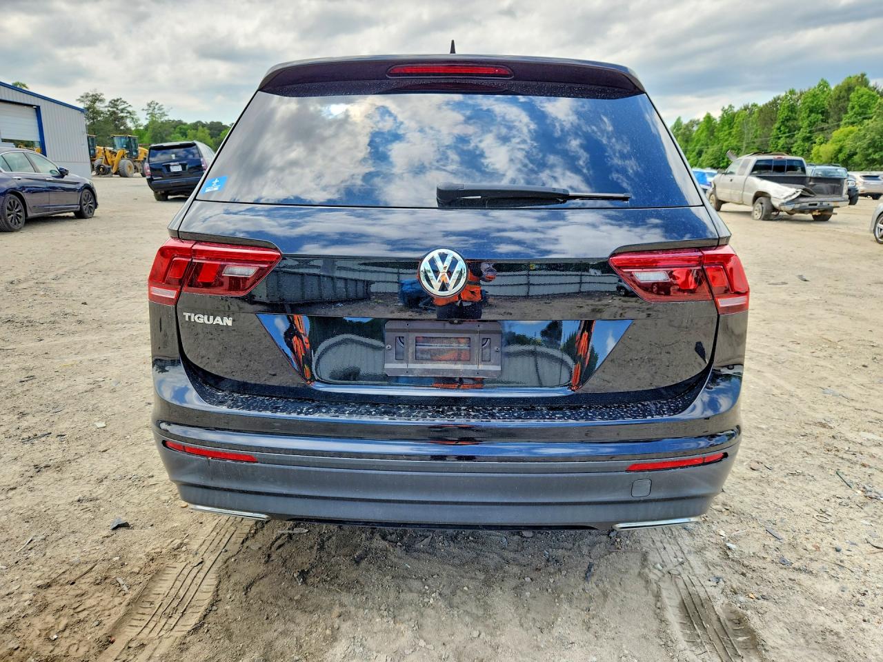 2021 VOLKSWAGEN TIGUAN S photo 11