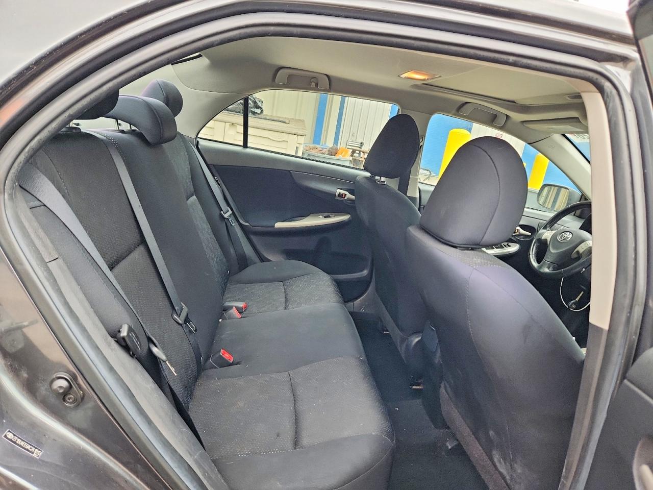 2010 TOYOTA COROLLA S photo 19