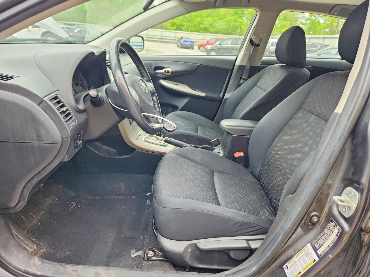 2010 TOYOTA COROLLA S photo 13