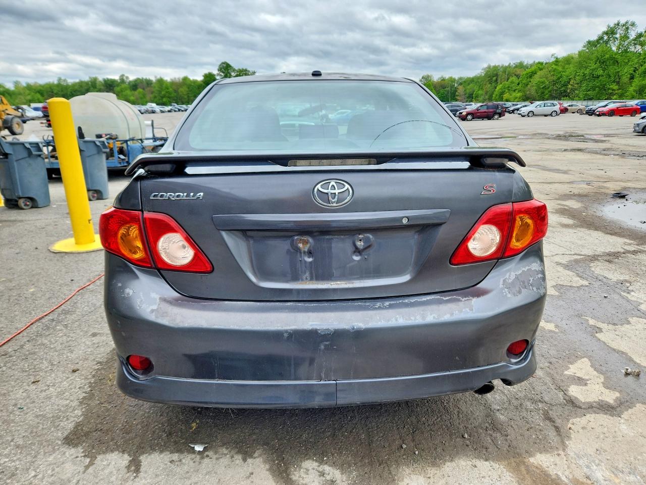 2010 TOYOTA COROLLA S photo 11
