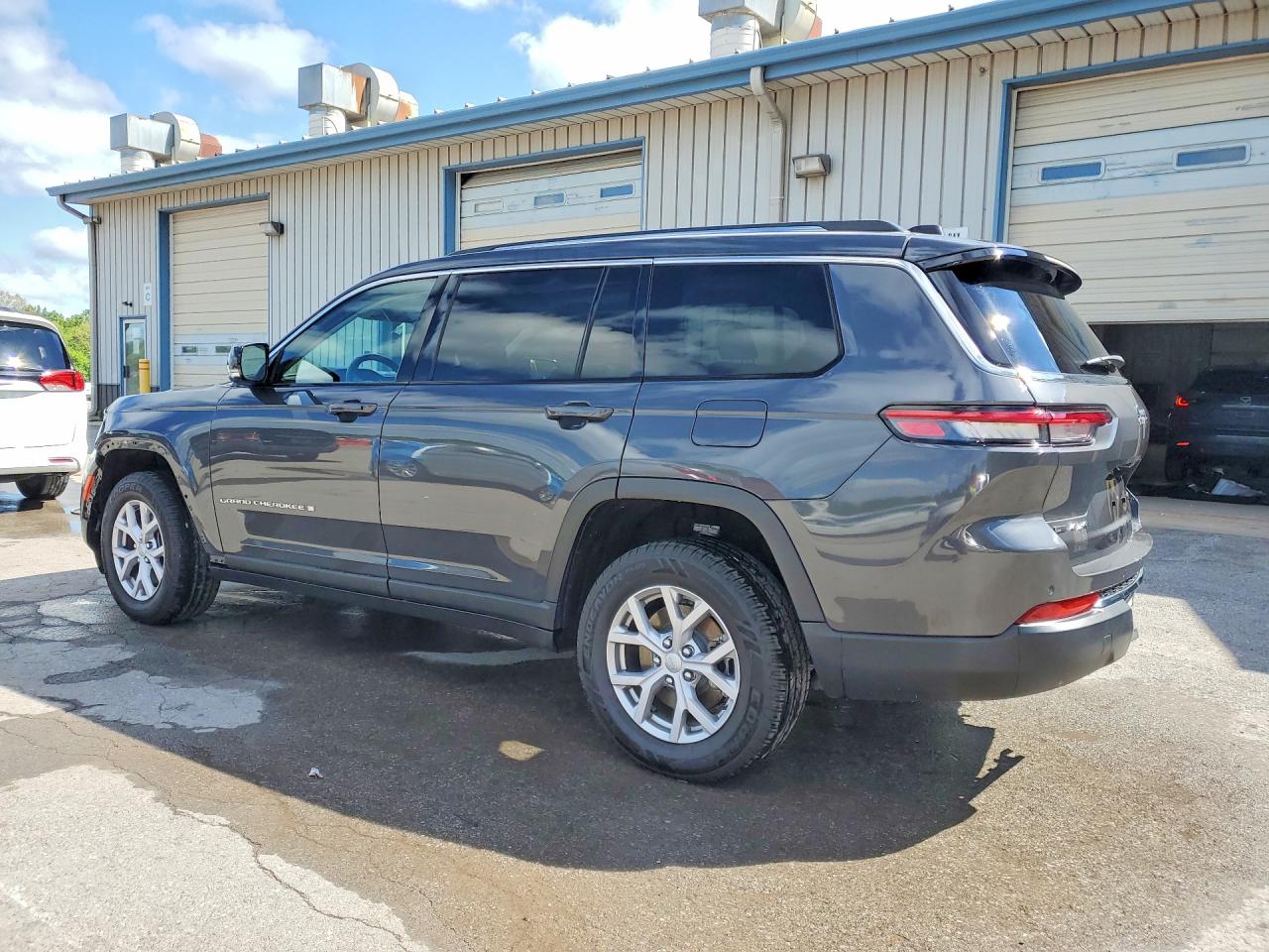 2022 JEEP GRAND CHEROKEE L LIMITED photo 3