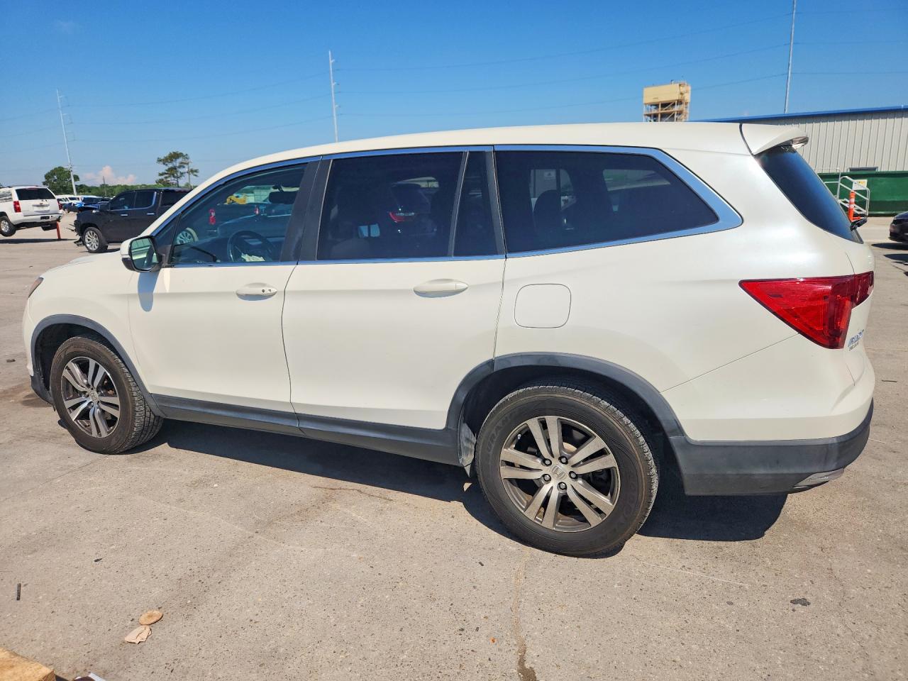 2016 HONDA PILOT EXL photo 3