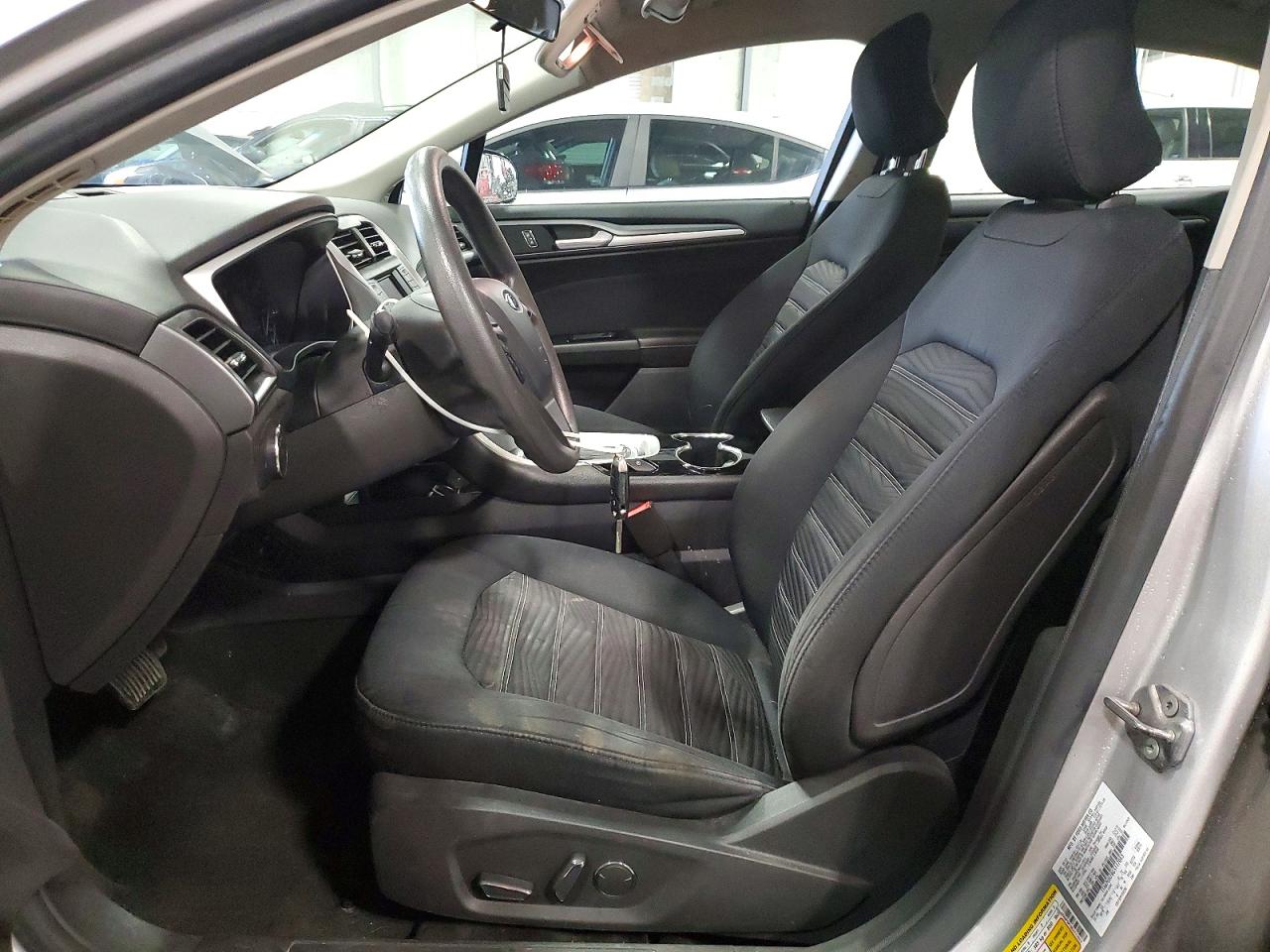 2016 FORD FUSION SE photo 19