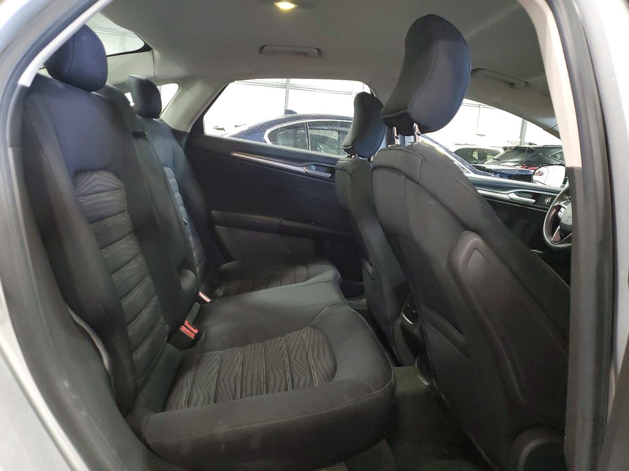 2016 FORD FUSION SE photo 28