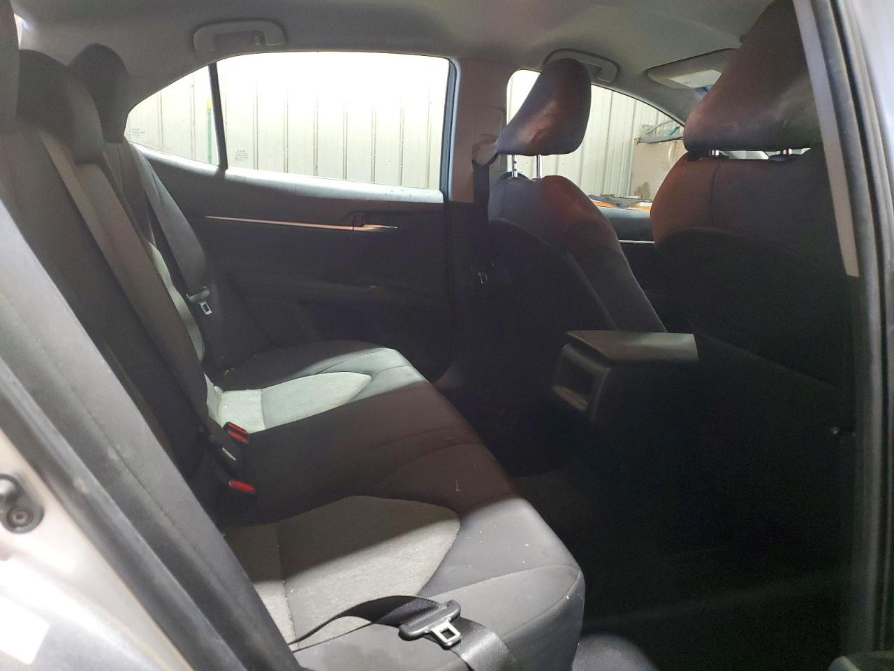 2018 TOYOTA CAMRY LE photo 28