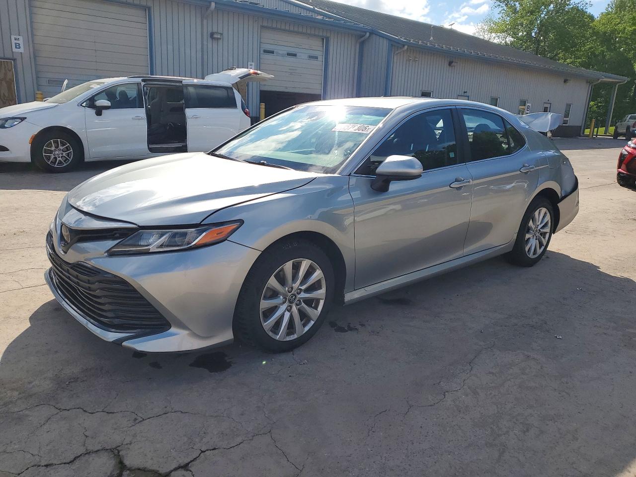 2018 TOYOTA CAMRY