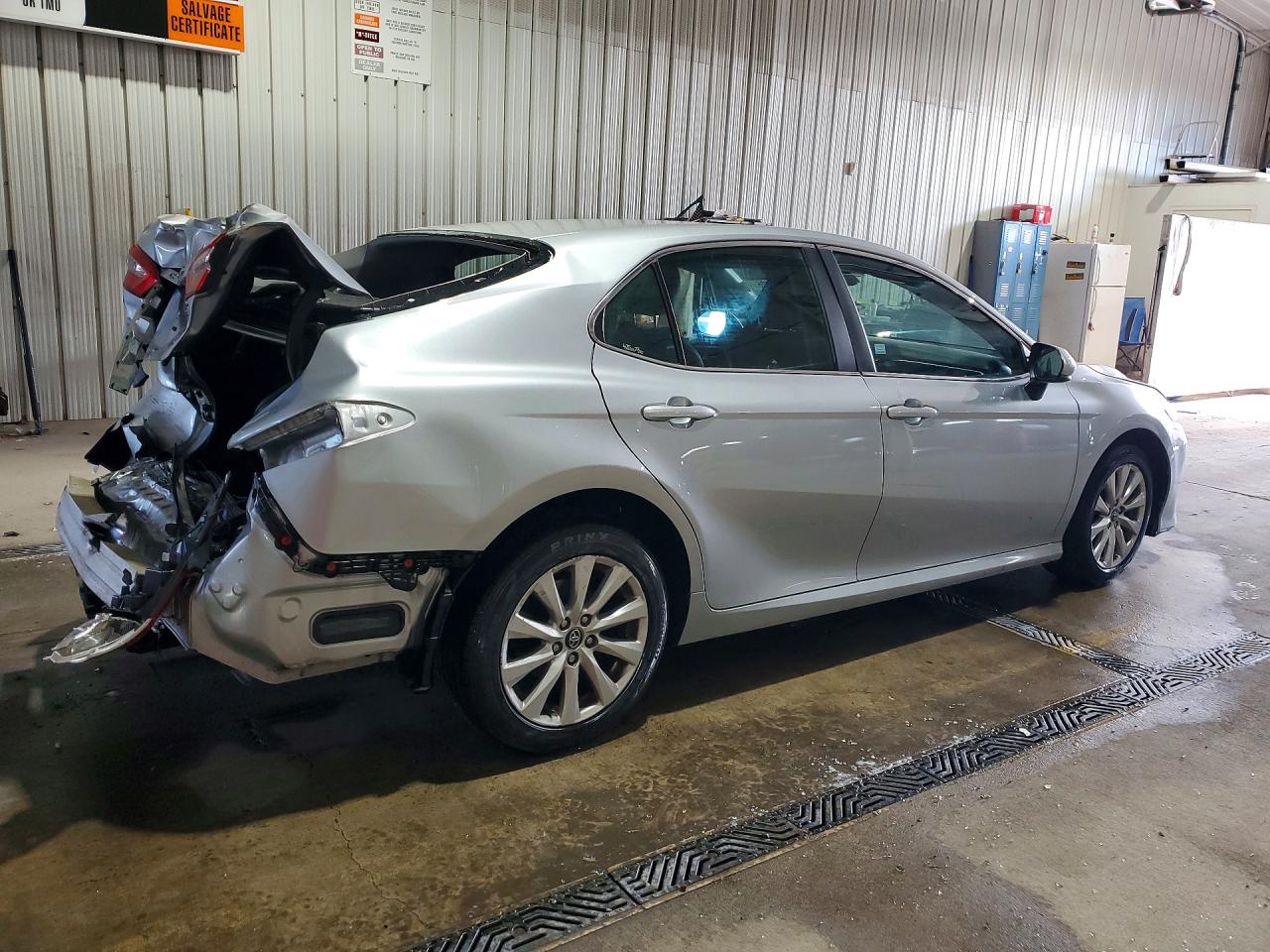 2018 TOYOTA CAMRY LE photo 7