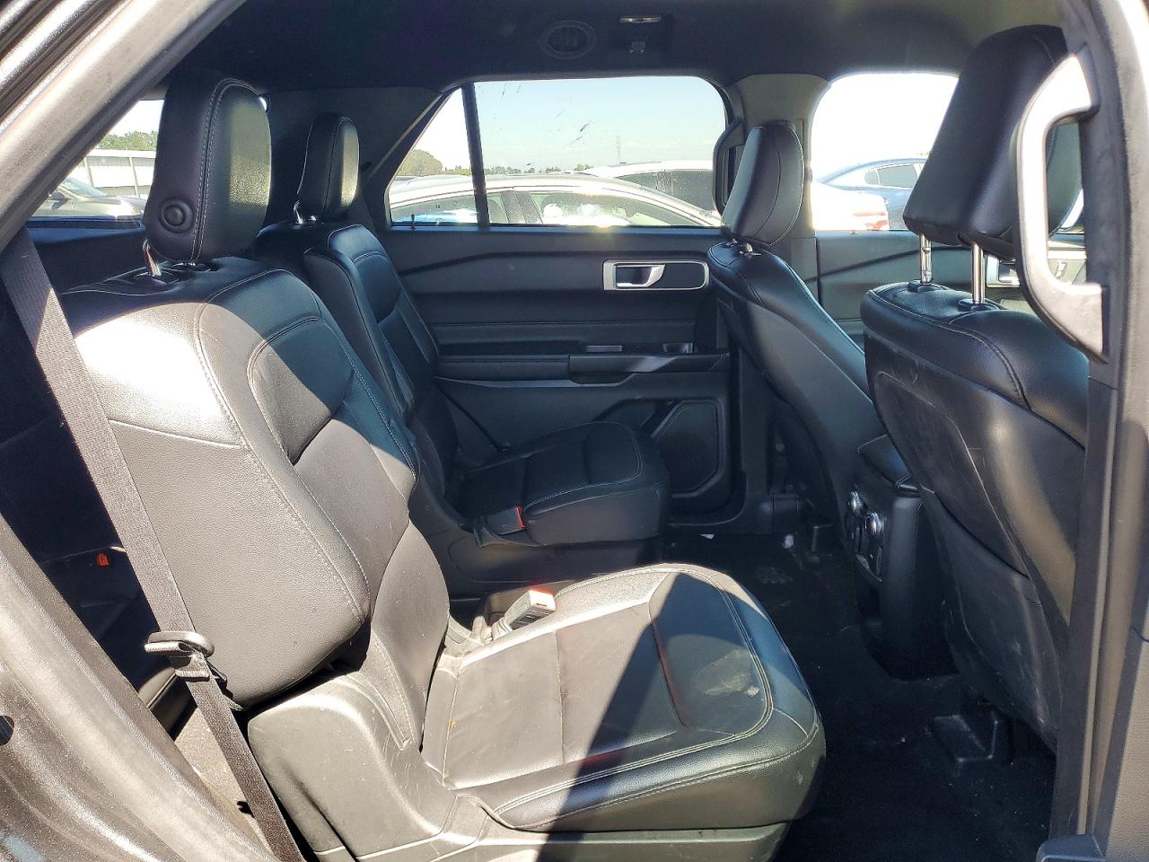 2020 FORD EXPLORER XLT photo 31