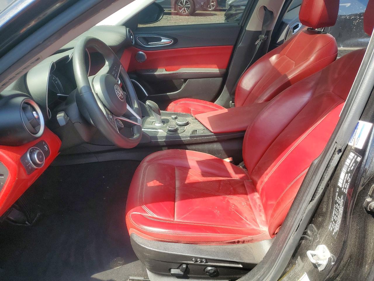 2018 ALFA ROMEO GIULIA Q4 photo 13