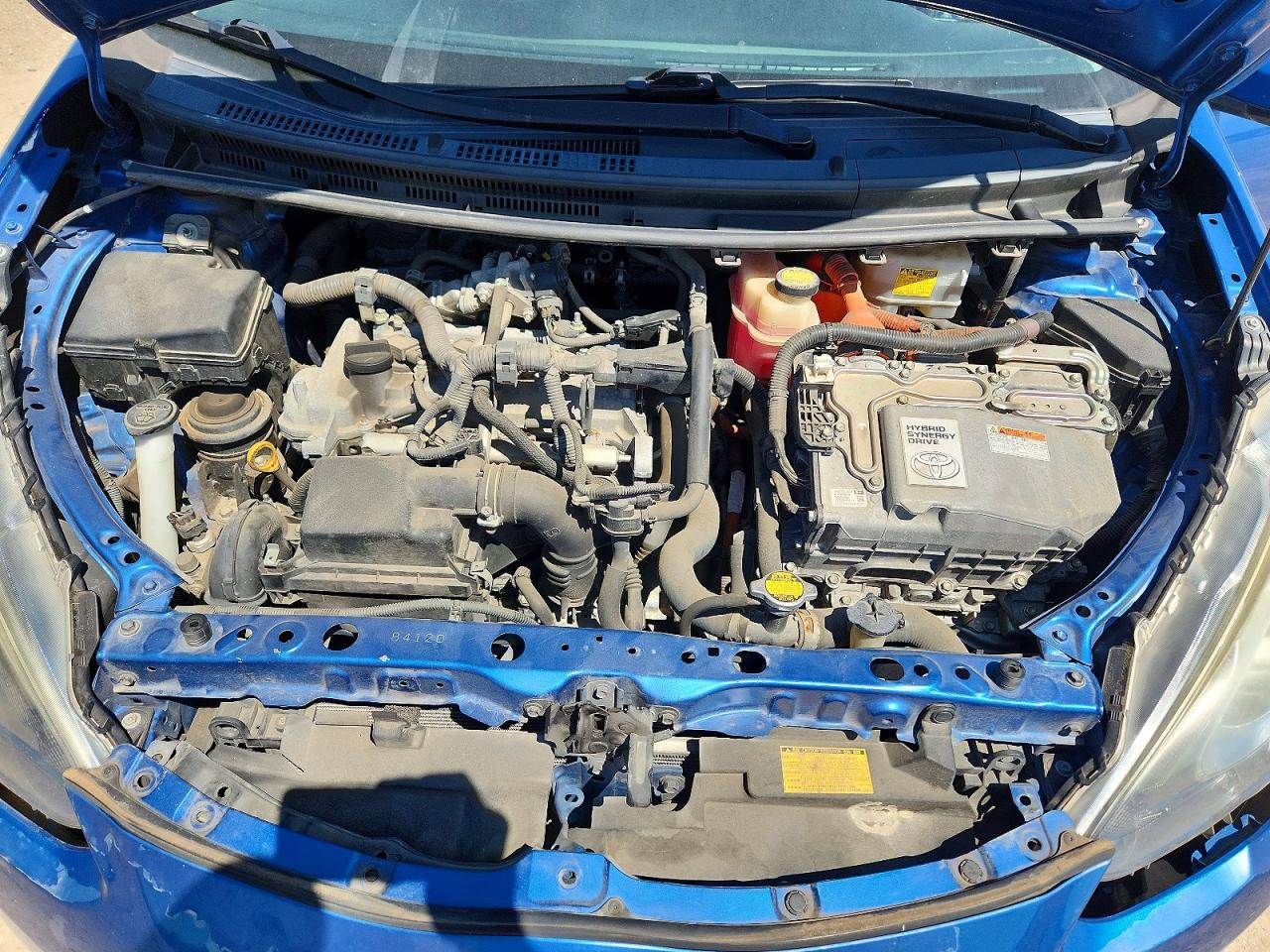 2015 TOYOTA PRIUS C TWO photo 21