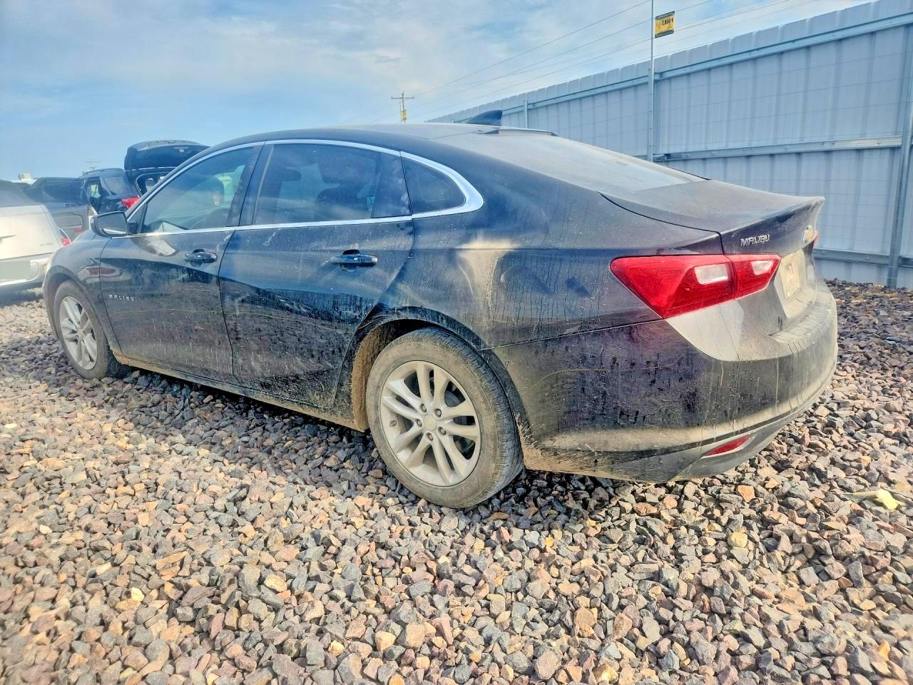2017 CHEVROLET MALIBU LT photo 4