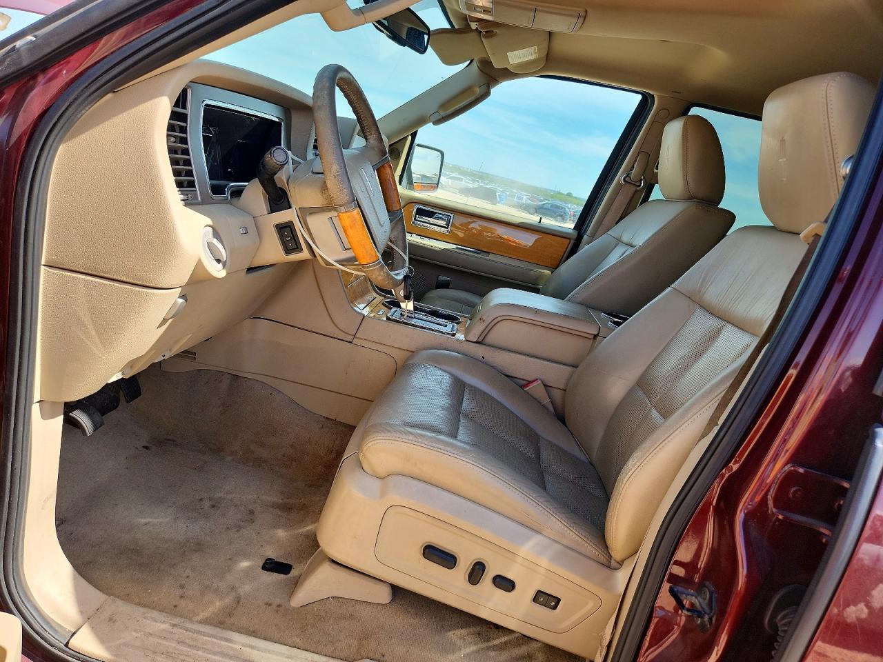 2010 LINCOLN NAVIGATOR photo 7