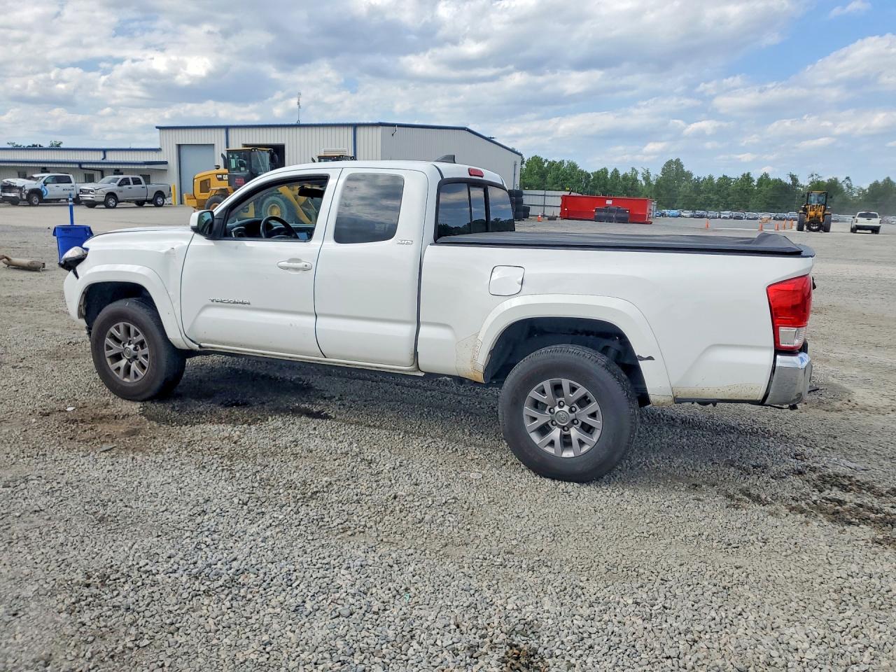 2017 TOYOTA TACOMA SR5 photo 2