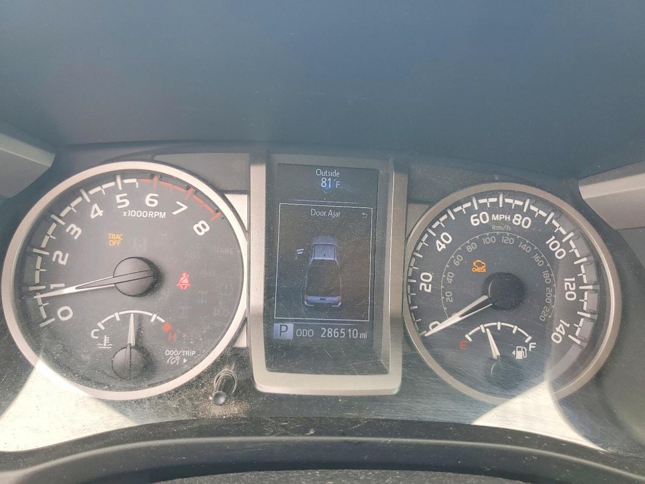 2017 TOYOTA TACOMA SR5 photo 9