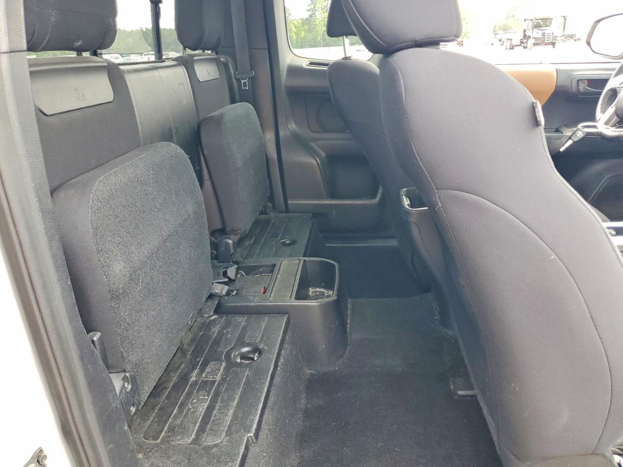 2017 TOYOTA TACOMA SR5 photo 10