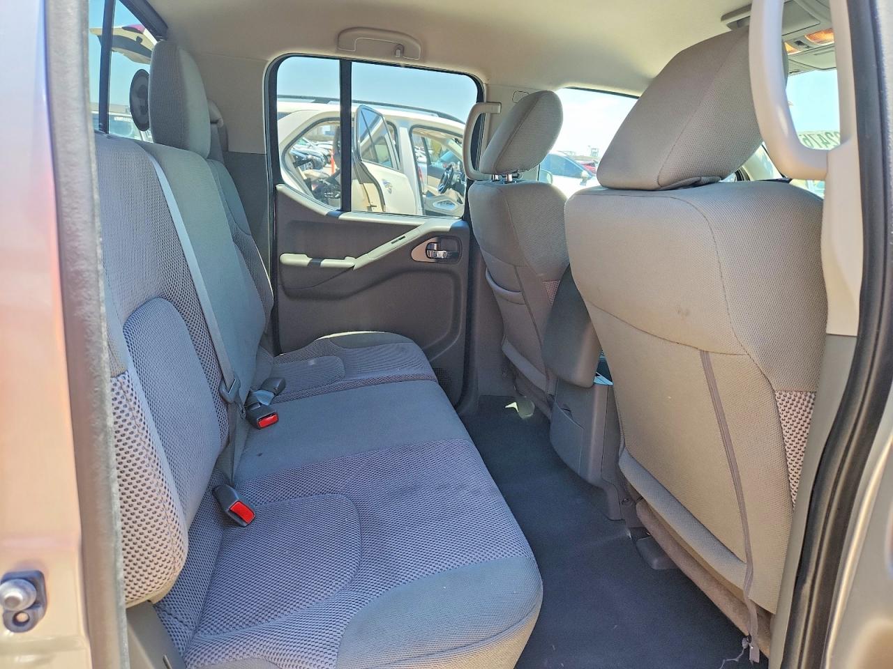 2019 NISSAN FRONTIER SV photo 28