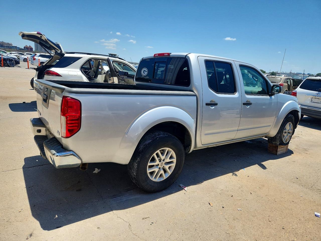 2019 NISSAN FRONTIER SV photo 7