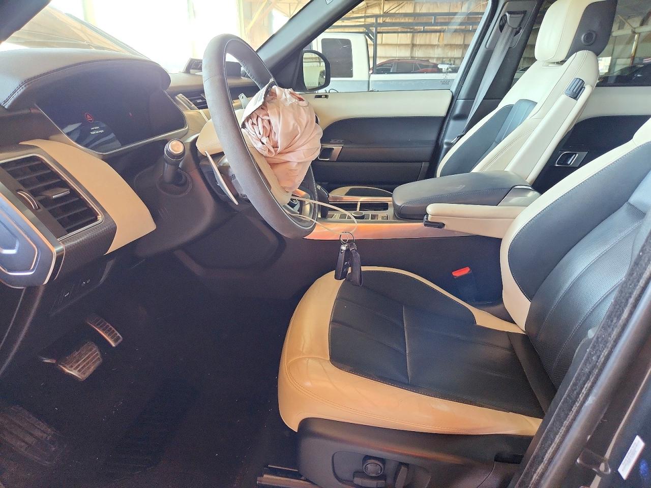 2019 LAND ROVER RANGE ROVER SPORT HST photo 19