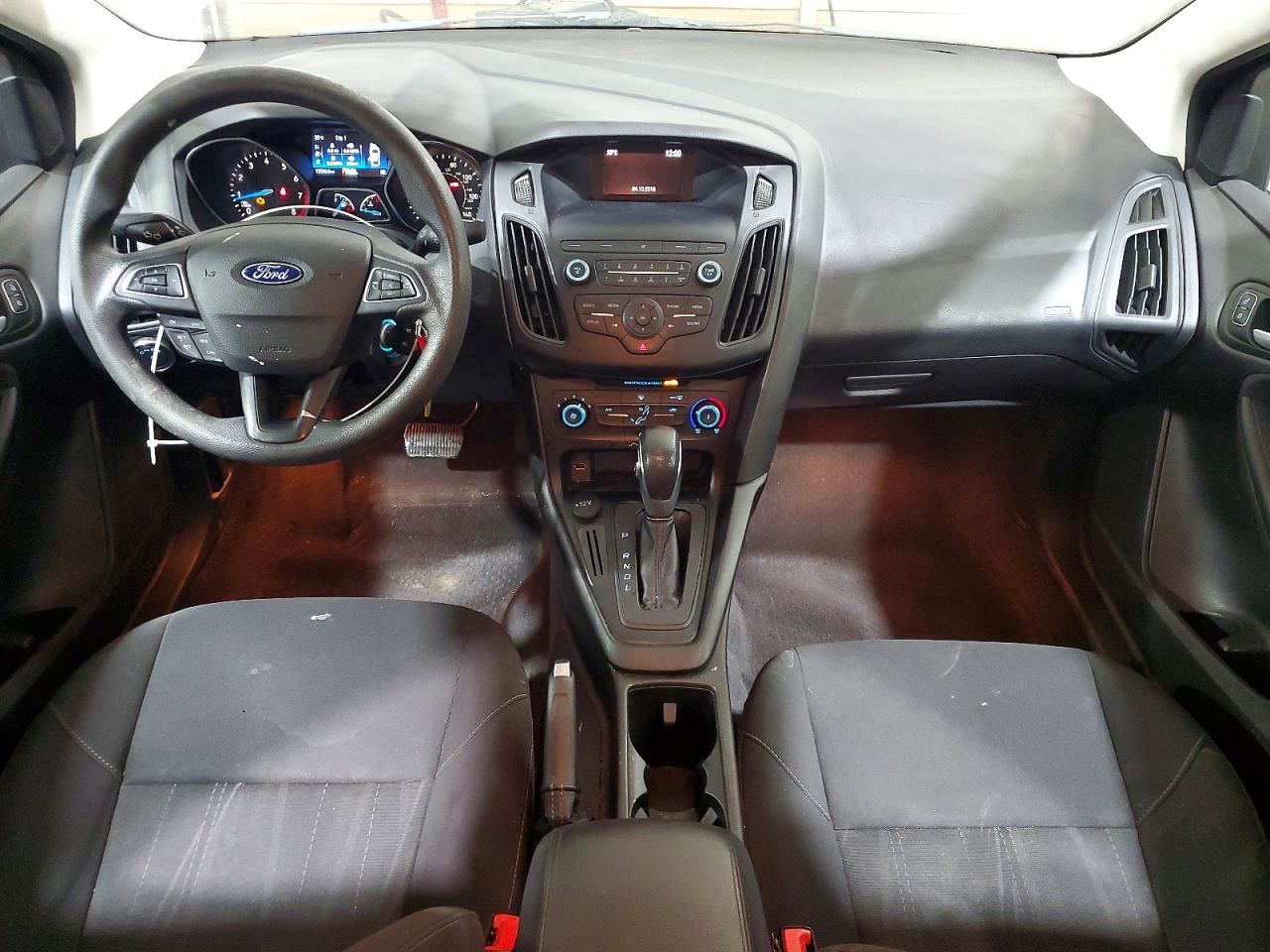 2018 FORD FOCUS SE photo 15