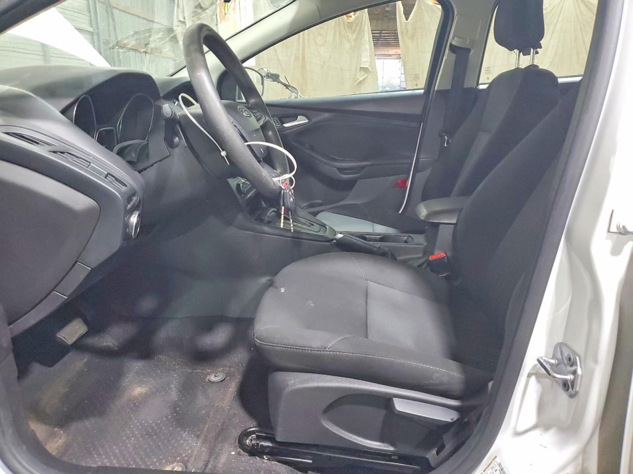 2018 FORD FOCUS SE photo 13