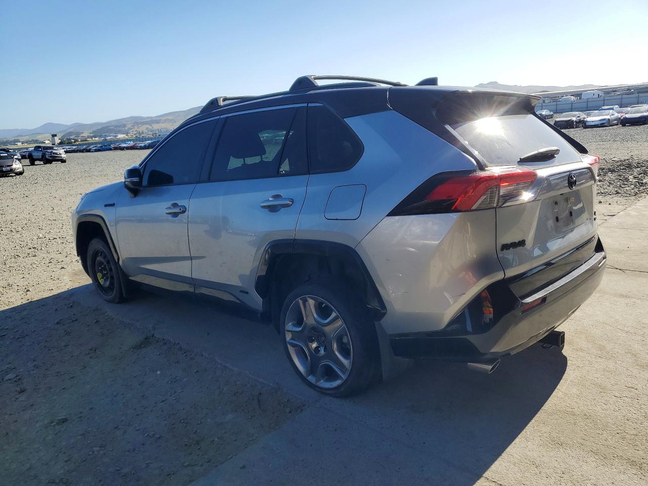 2019 TOYOTA RAV4 XSE photo 3