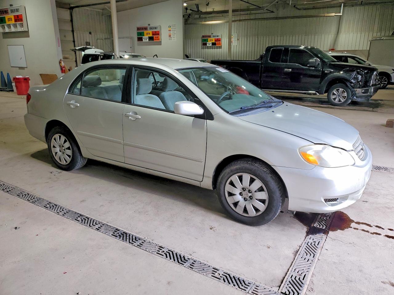 2004 TOYOTA COROLLA LE photo 10