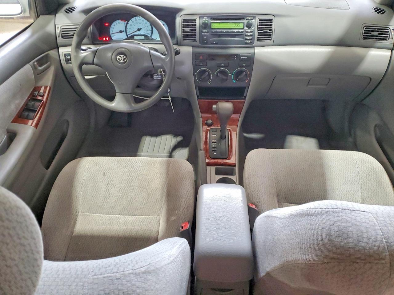 2004 TOYOTA COROLLA LE photo 22