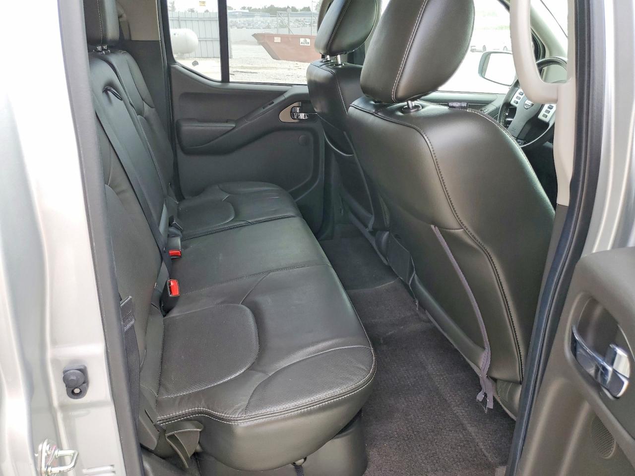 2017 NISSAN FRONTIER PRO-4X photo 28