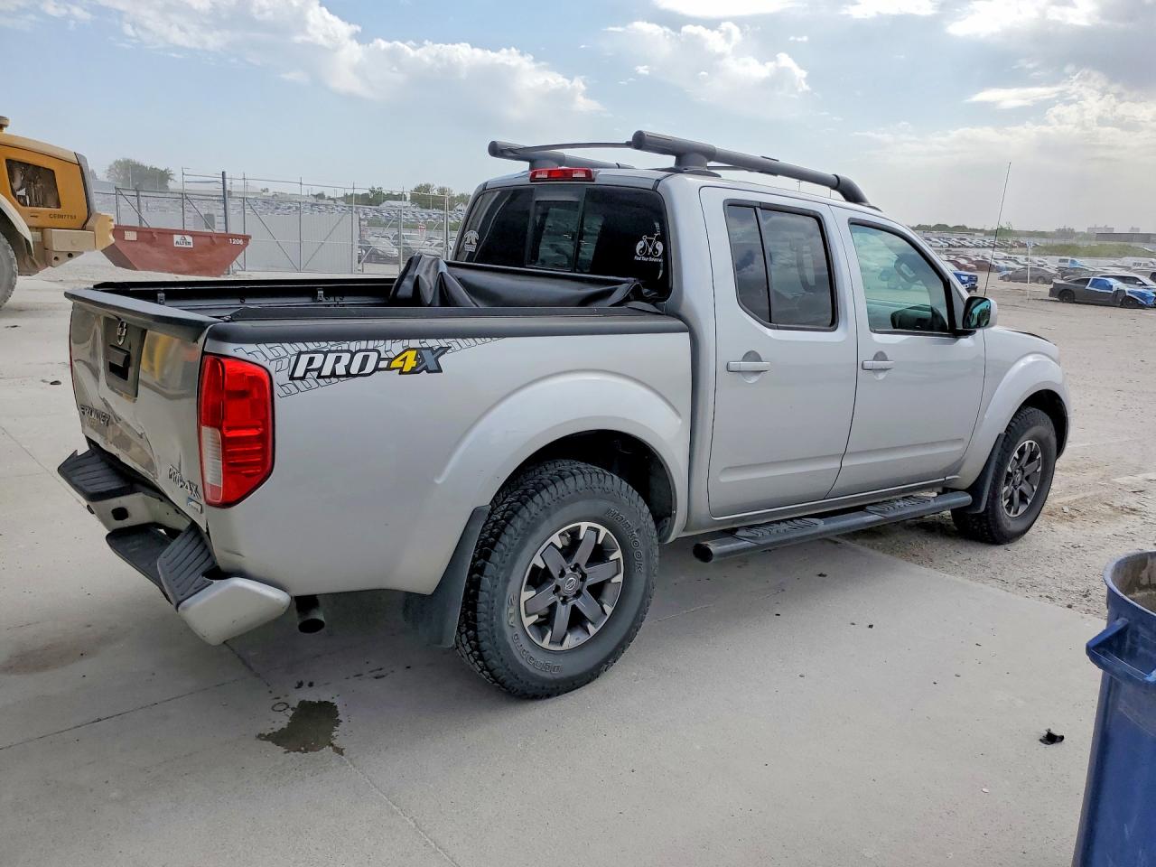 2017 NISSAN FRONTIER PRO-4X photo 7