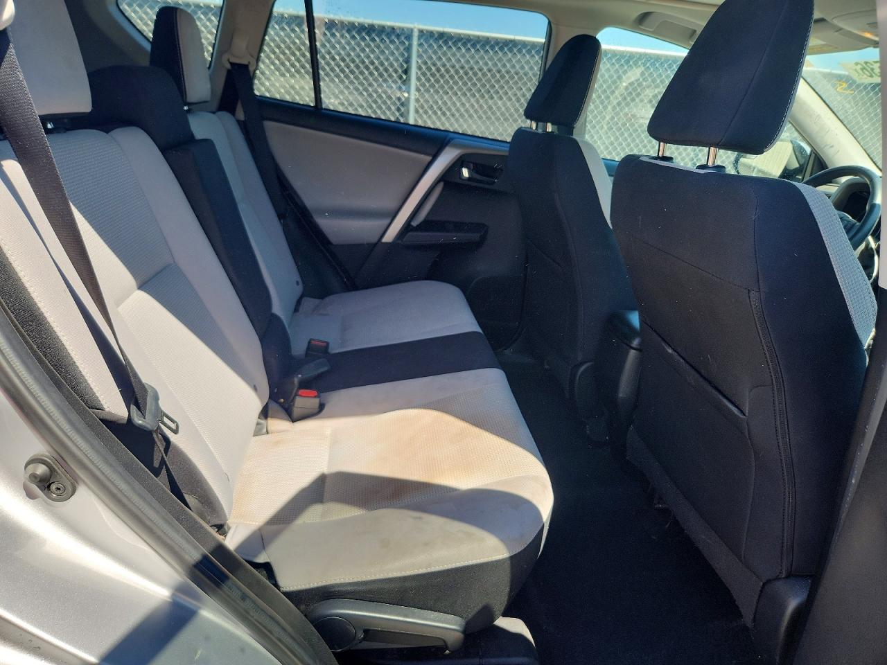 2018 TOYOTA RAV4 XLE photo 28