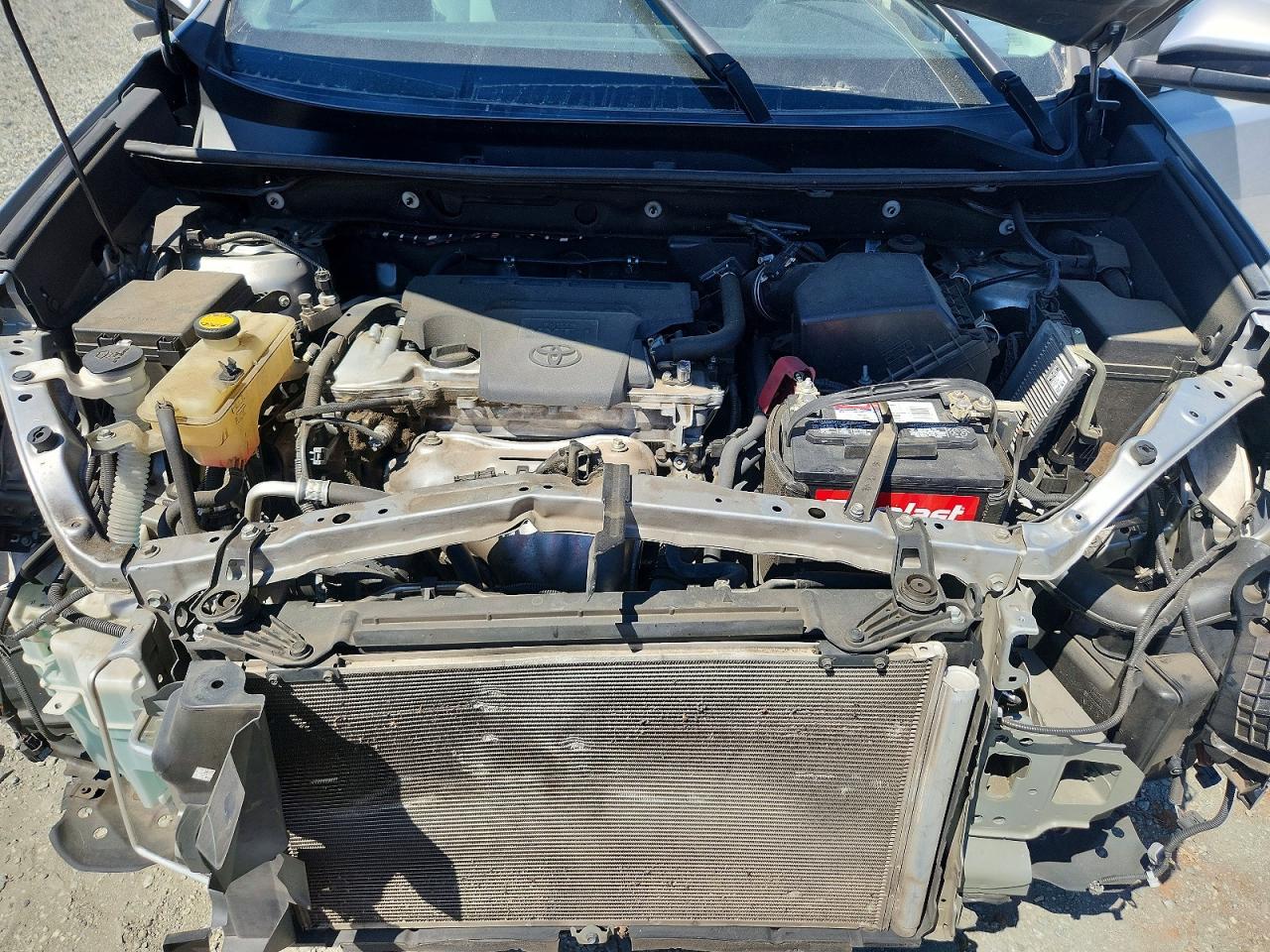 2018 TOYOTA RAV4 XLE photo 31